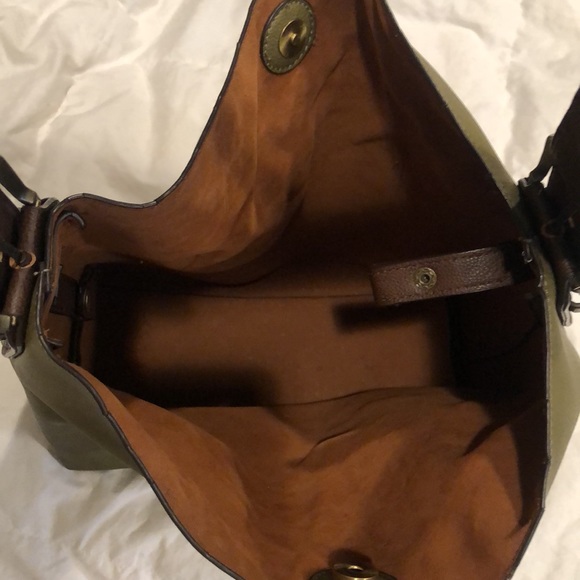 Olive colored vegan leather handbag - Picture 3 of 4